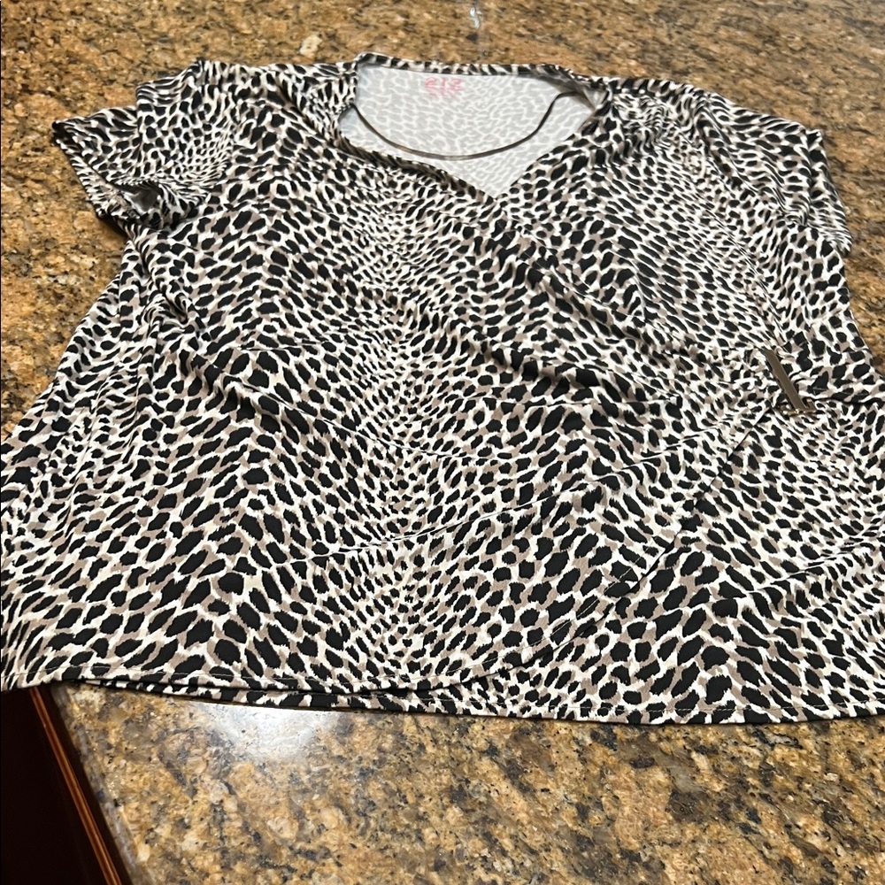 212 Collection Black and White Patterned Blouse